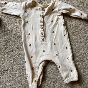 Quincy Mae 0-3 romper